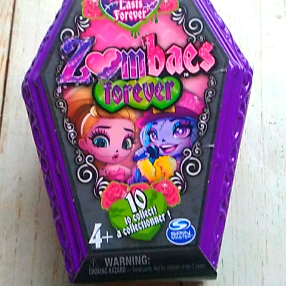 ZOMBAES FOREVER , friendships last forever NWT NIB